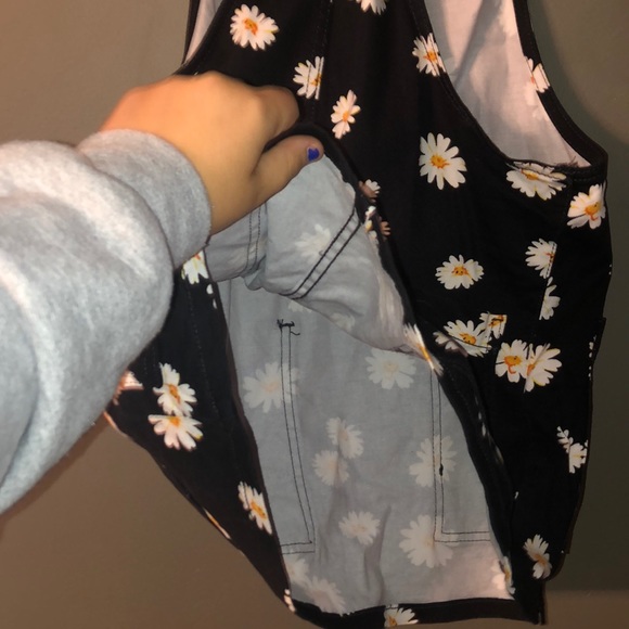 Black Overalls/Skirt with daisies - Picture 4 of 4